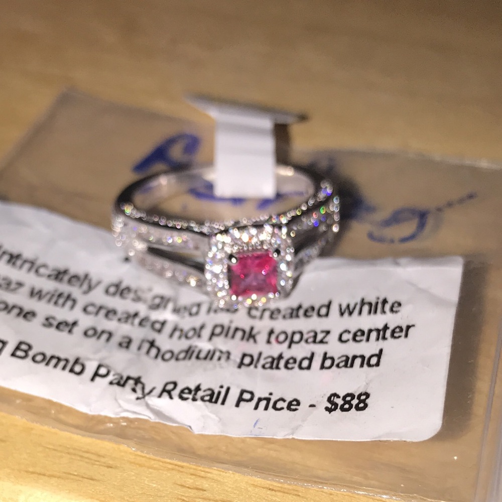 RING BOMB PARTY RING SIZE 7